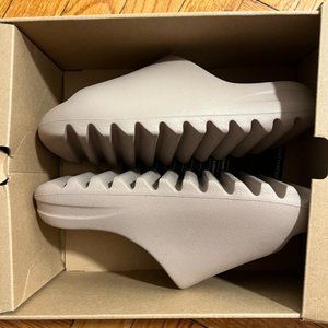 Yeezy Slides 'Pure' 2021 Re-Release